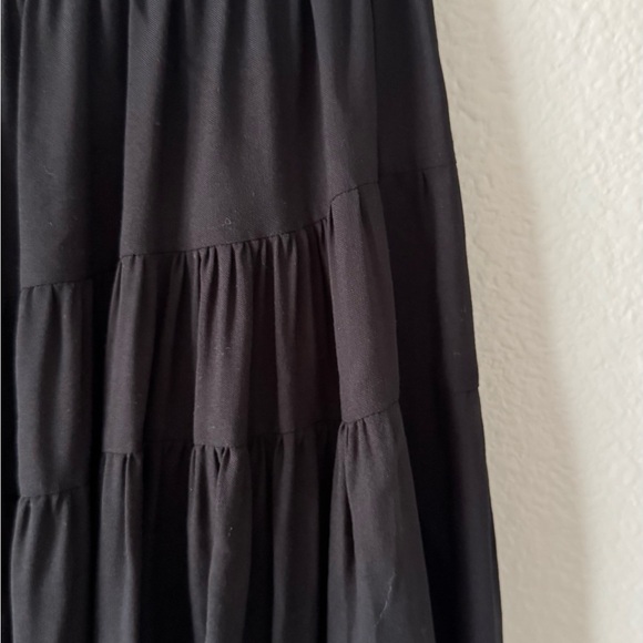 H&M Tiered Midi Skirt Size Small in Black - Picture 4 of 8